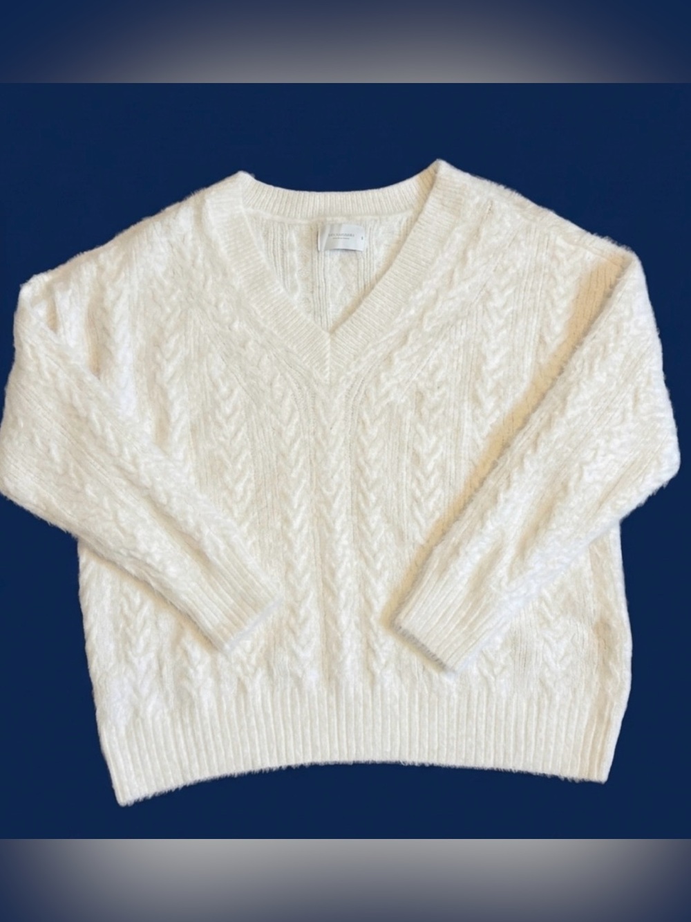 Lucky Brand White Fuzzy Eyelash Cable-Knit V-Neck Sweater - Size XL
